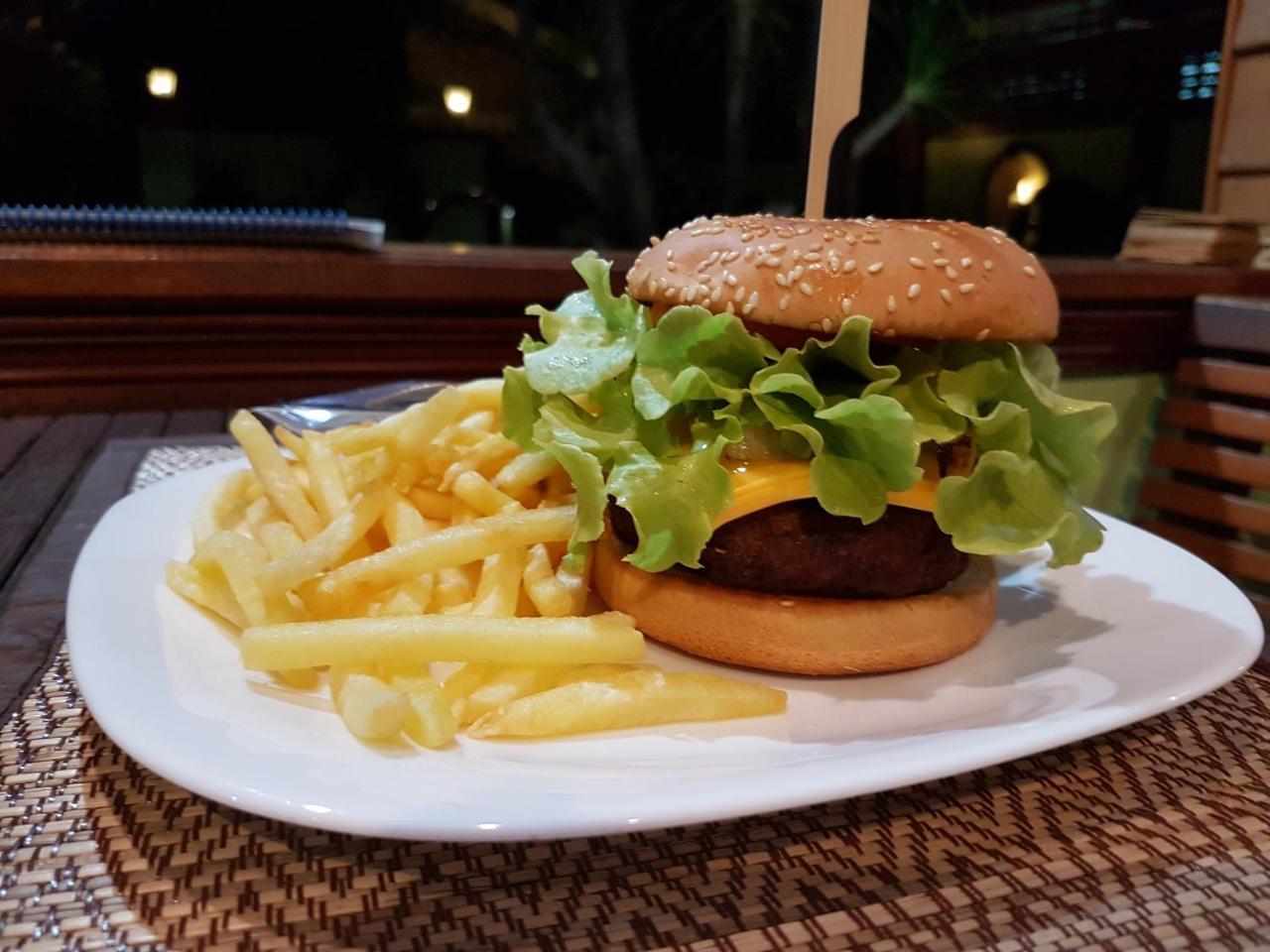 坤敬 麦泰旅馆酒店 外观 照片